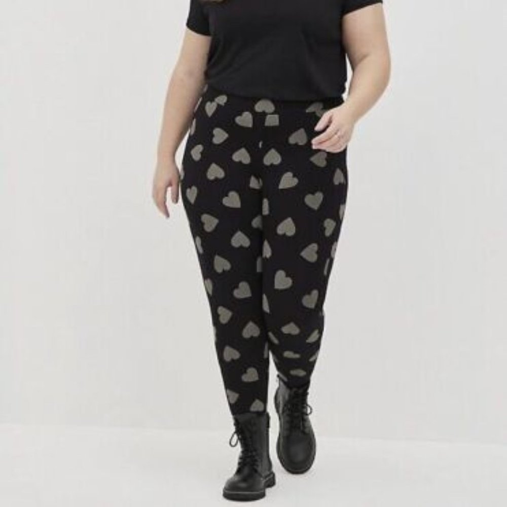 NWT Torrid Premium Leggings Black W/ Grey Hearts 1 1X